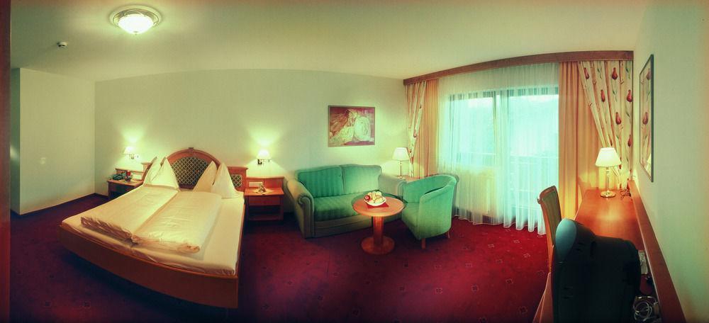 Hotel Sonnenuhr Kramsach Exteriör bild