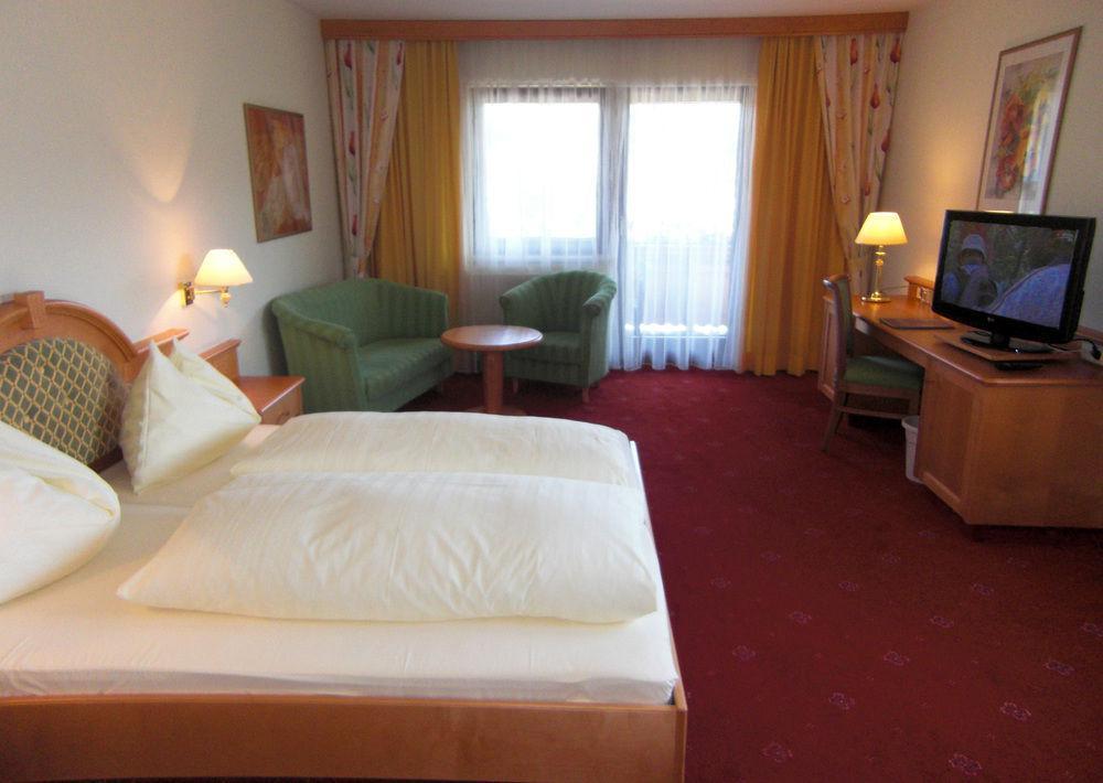 Hotel Sonnenuhr Kramsach Exteriör bild