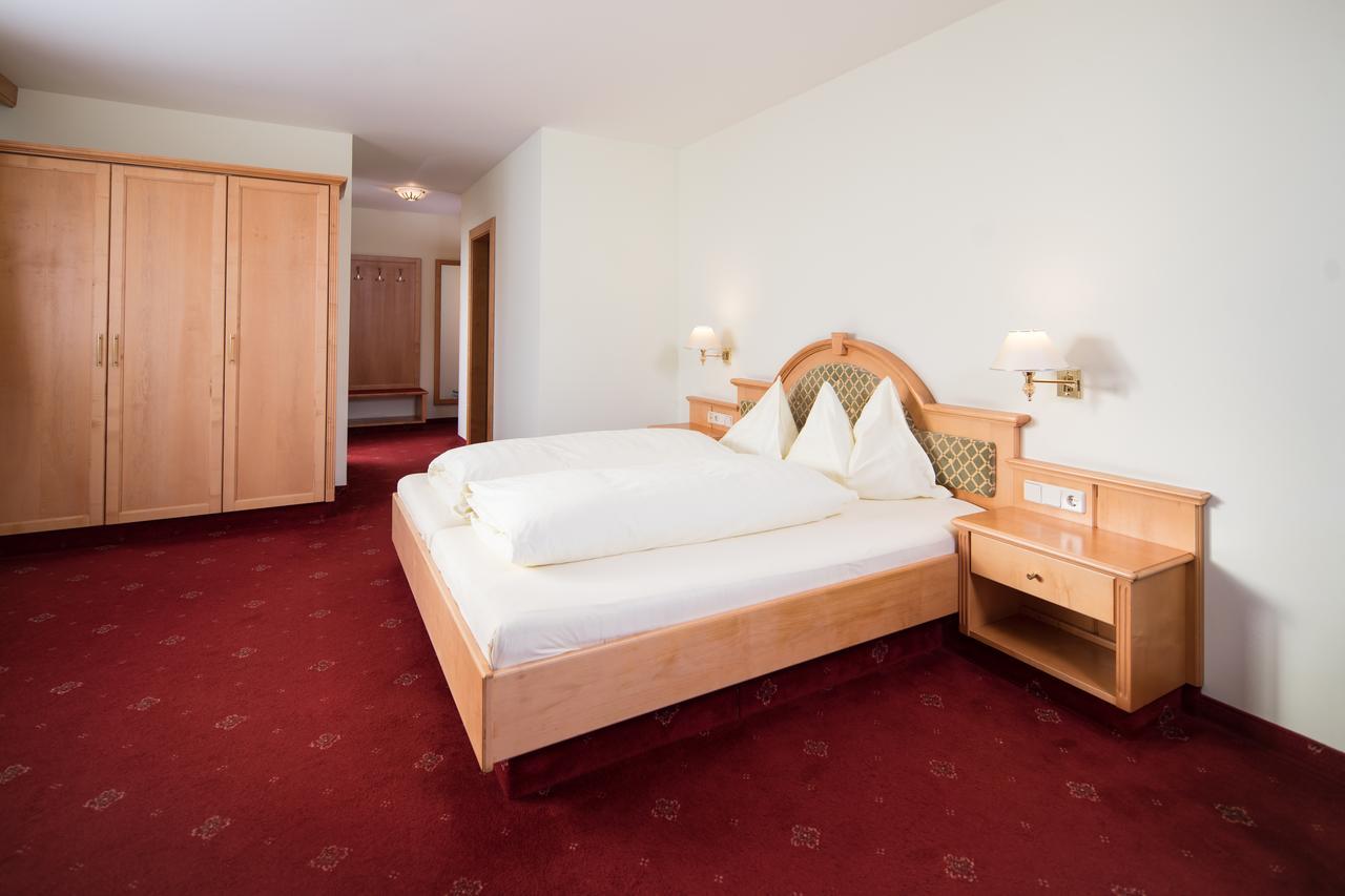 Hotel Sonnenuhr Kramsach Exteriör bild